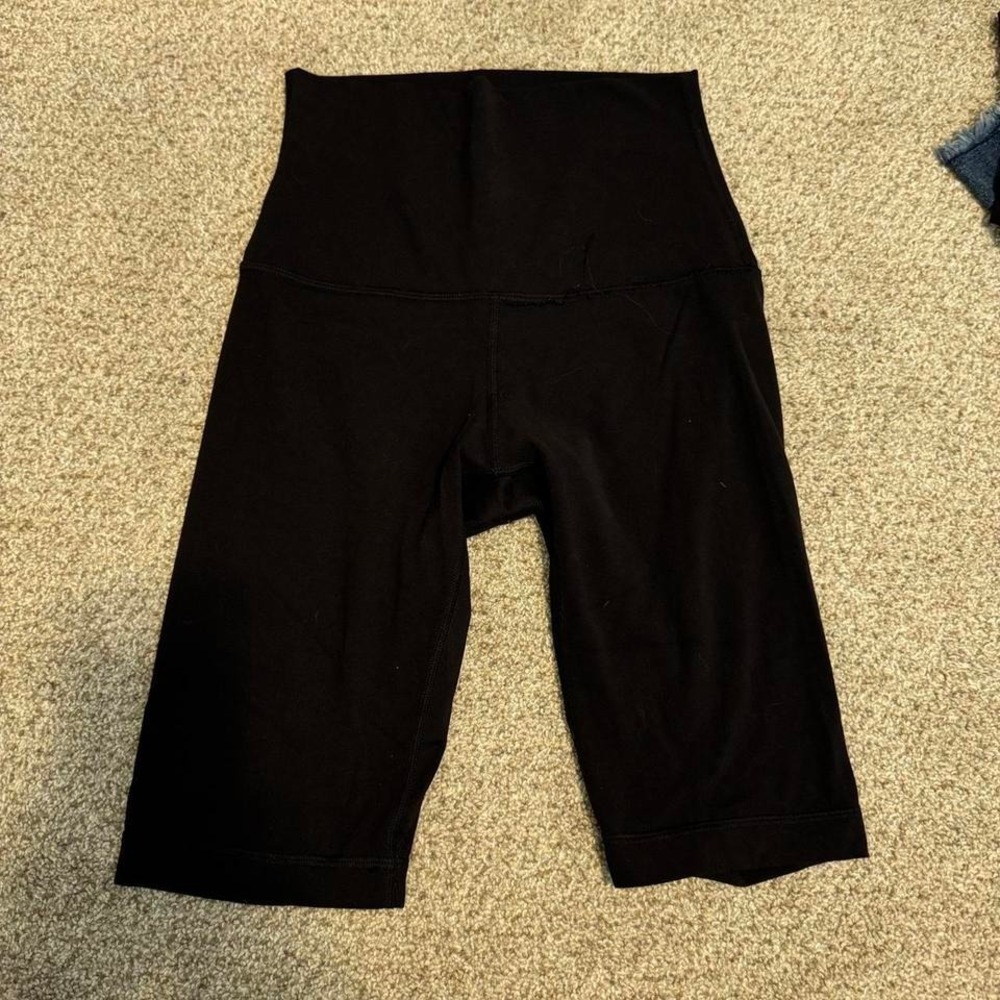 Lululemon - Picture 2 of 4